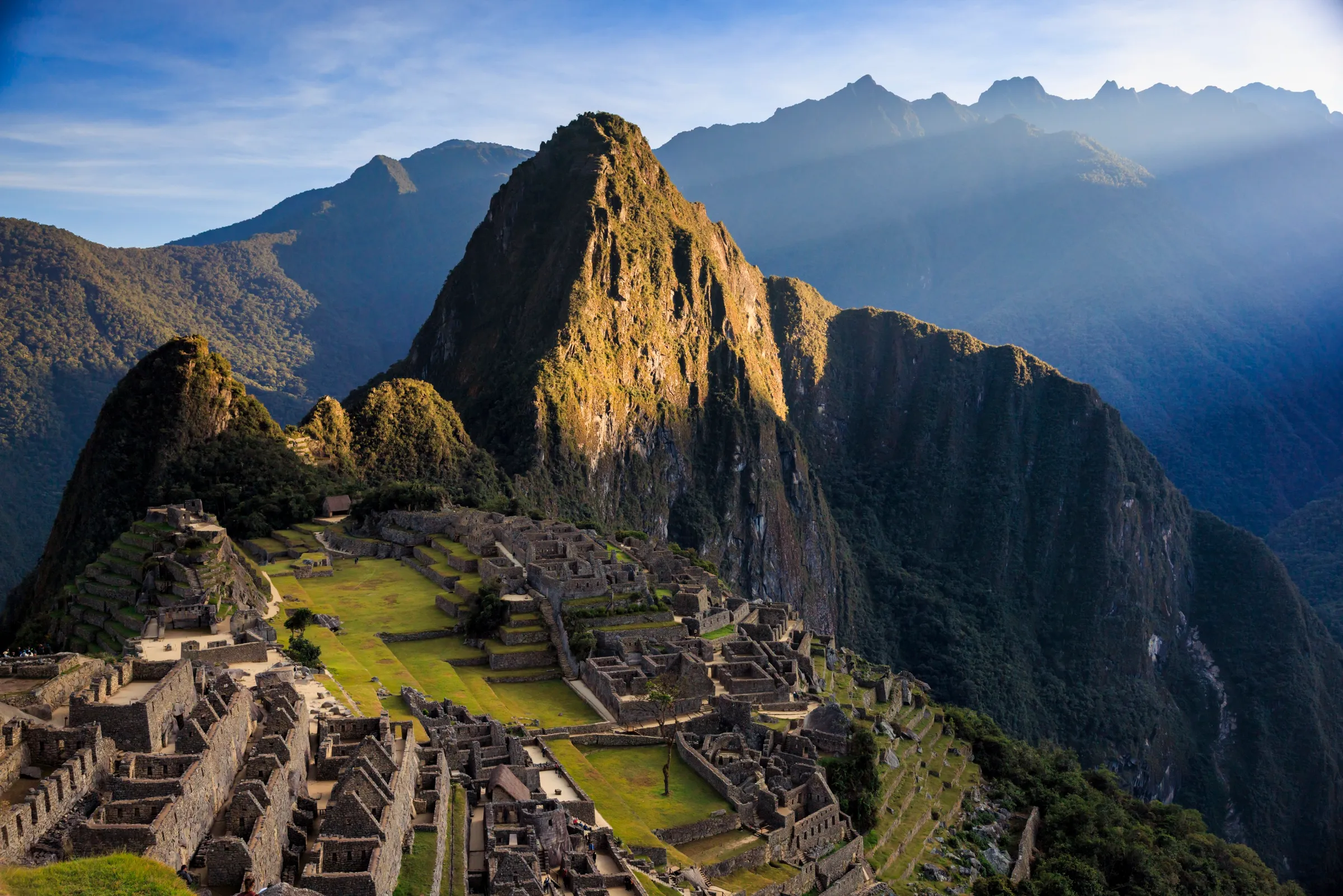 Diapositiva 6: Machu Picchu o las Cataratas del Iguazú